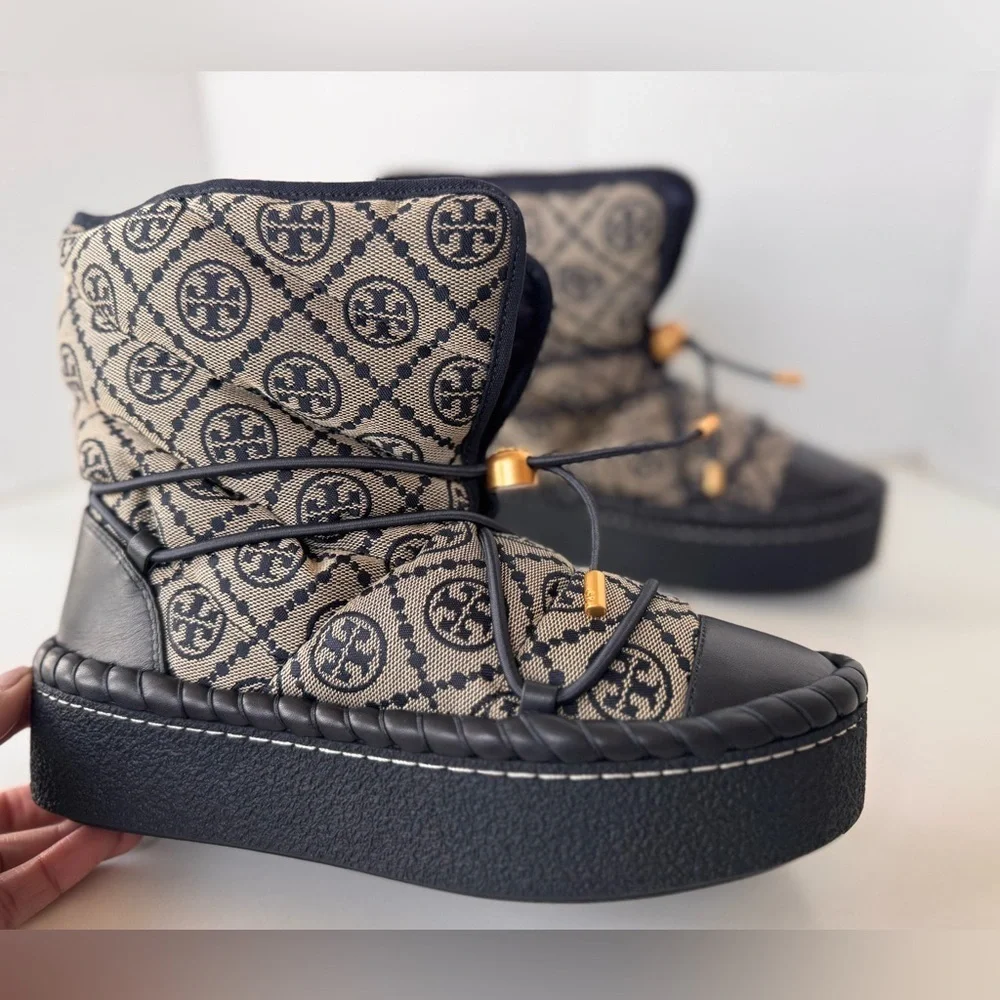 Tory Burch Monogrammed Logo Navy Blue Sleeping Bag Lined Boots Shoes Women’s 7